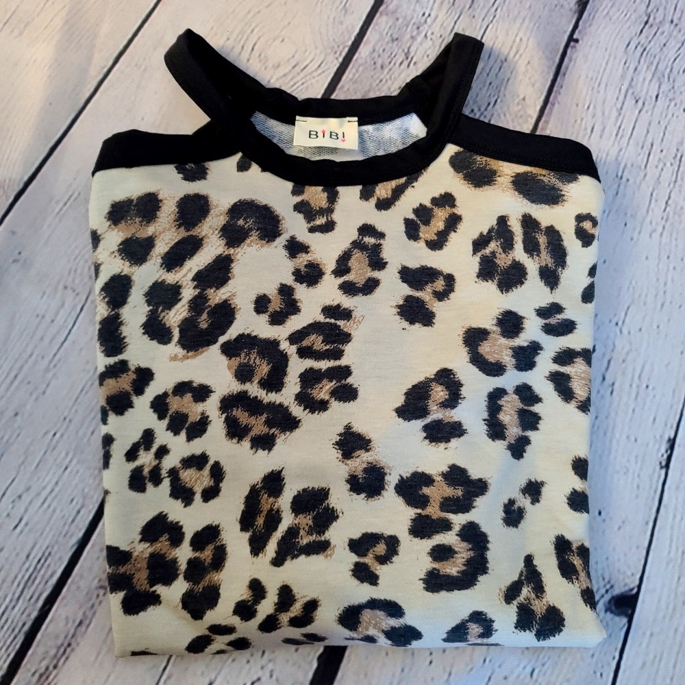 NEW BiBi Cold Shoulder Leopard Print Long Sleeve S